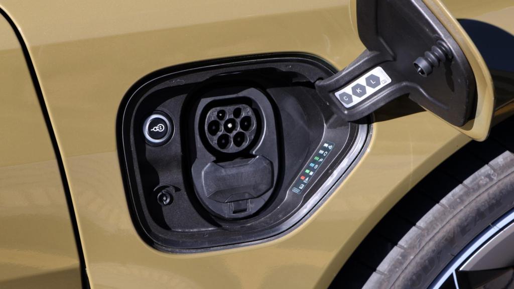 El Audi e-tron GT puede cargar con una potencia máxima de 270 kW.