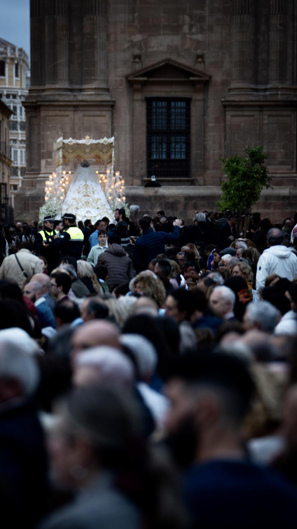 La Virgen del Rocío, por la Catedral.