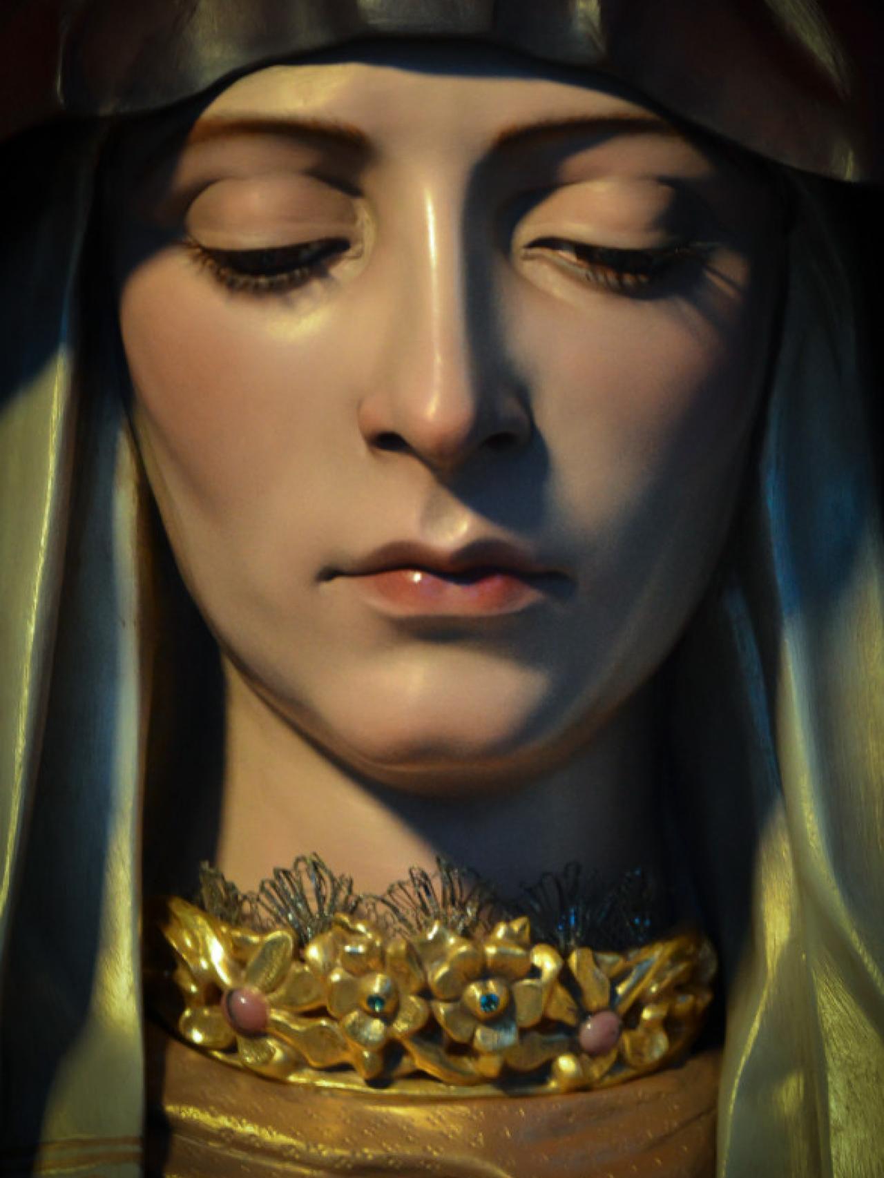 Detalle del rostro de Nuestra Señoria del Sagrario.