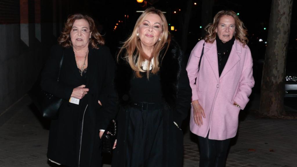 La actriz, con sus dos hermanas, Celia y Amalia.