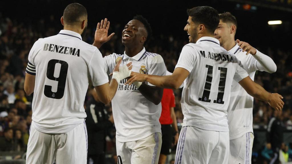 Celebración en grupo de los jugadores del Madrid.