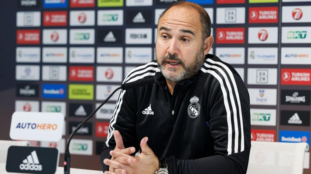 Chus Mateo, durante la rueda de prensa previa al partido contra el Bayern.