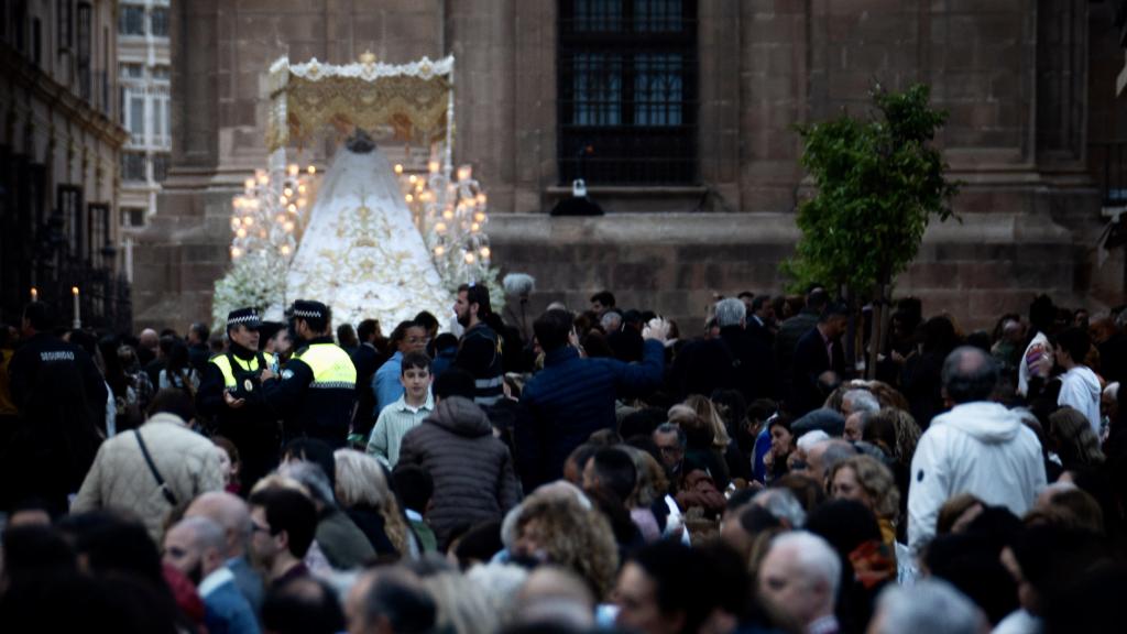 La otra cara del encuentro de Málaga con un Martes Santo completo.