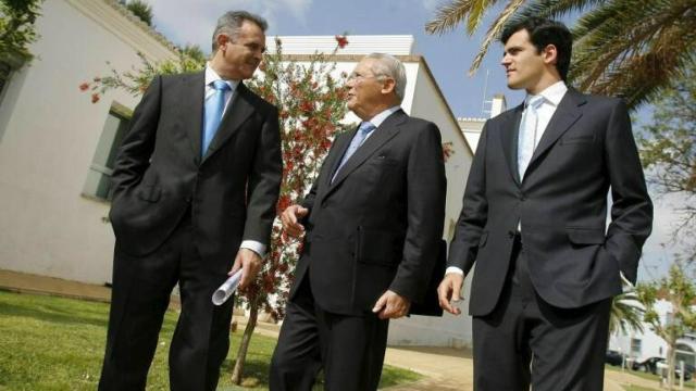 Javier, Emilio y Gonzalo Serratosa, los máximos representantes de la ahora liquidada Nefinsa.