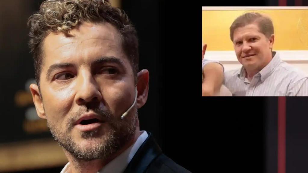 El cantante David Bisbal, en primer plano, junto al retrato de su hermano mayor, José María.