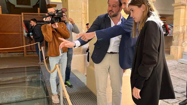 Un momento de la visita al convento Las Clarisas de Carlos Mazón y Pablo Ruz.