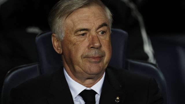 Ancelotti, en el Camp Nou antes de enfrentarse al Barça.