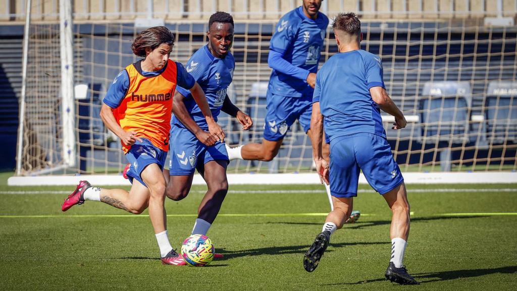 Álex Calvo durante un entrenamiento con el Málaga CFº