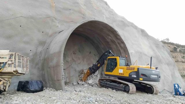 Trabajos de excavación en el Puerto Exterior