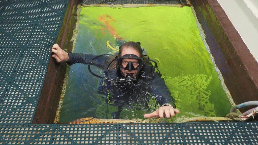 Joe Dituri, antes de descender para comenzar su experimento.