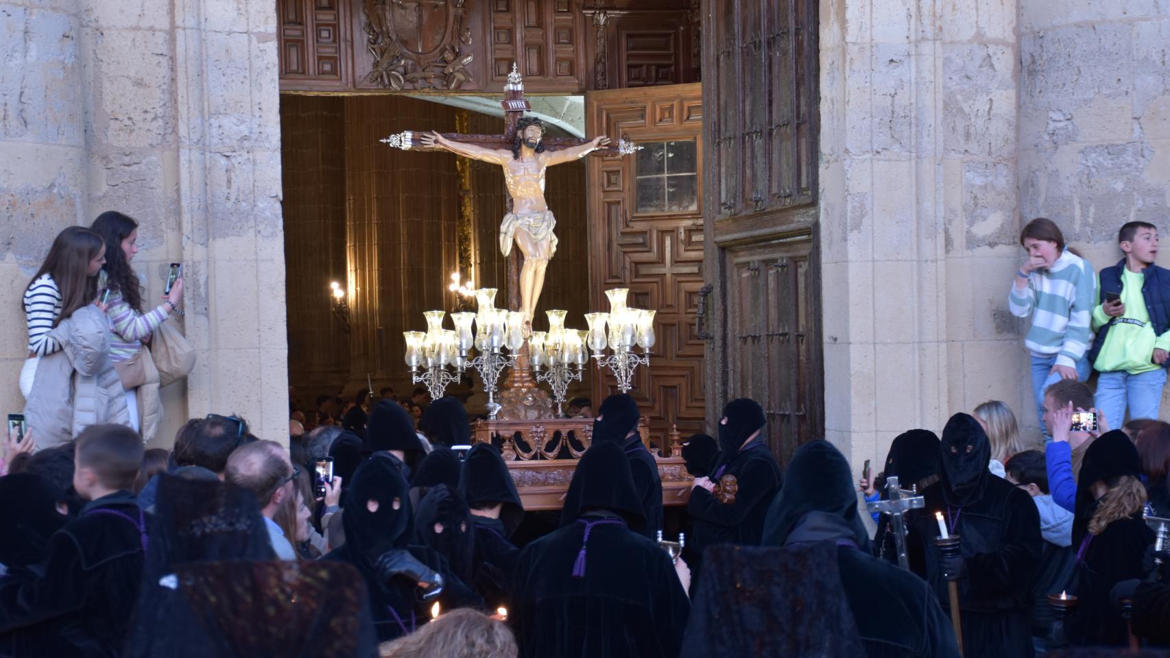 Procesión ‘del Mandato y la Pasión’
