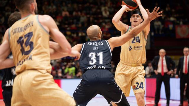 Un lance del partido entre el Armani Milán y el FC Barcelona.