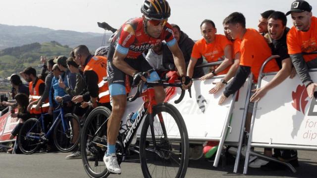 Mikel Landa ataca en una etapa de la Itzulia 2023
