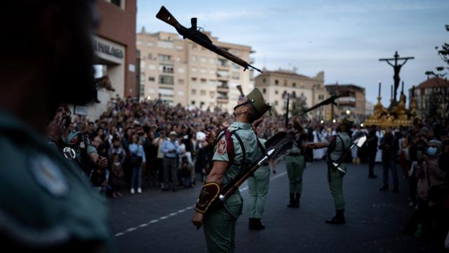 Una imagen de la salida de Mena.