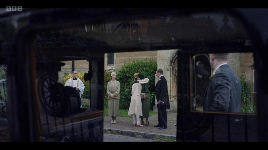 Un fotograma de la serie 'Una y otra vez', dirigida por John Crowley