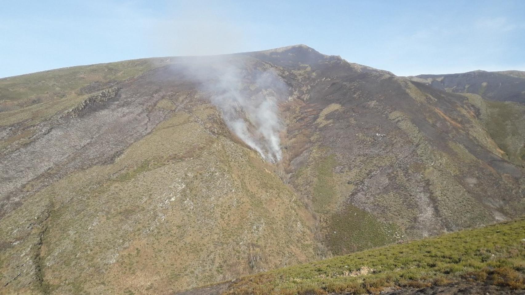 Baja a nivel cero el incendio del municipio leonés de La Baña