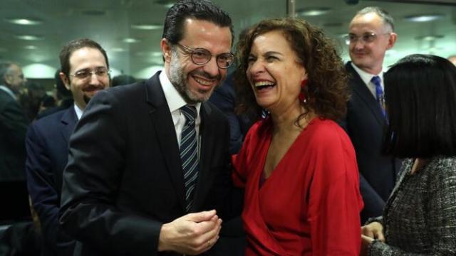 Javier Fernández-Lasquetty, consejero de Economía, Hacienda y Empleo de Madrid, y María Jesús Montero, ministra de Hacienda y Función Pública.