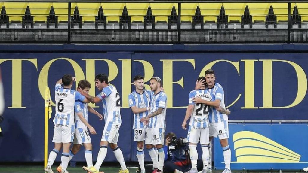 Los jugadores del Málaga celebran un gol en Villarreal.