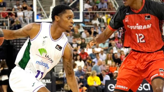 Tyson Carter durante el Covirán Granada vs. Unicaja de Málaga