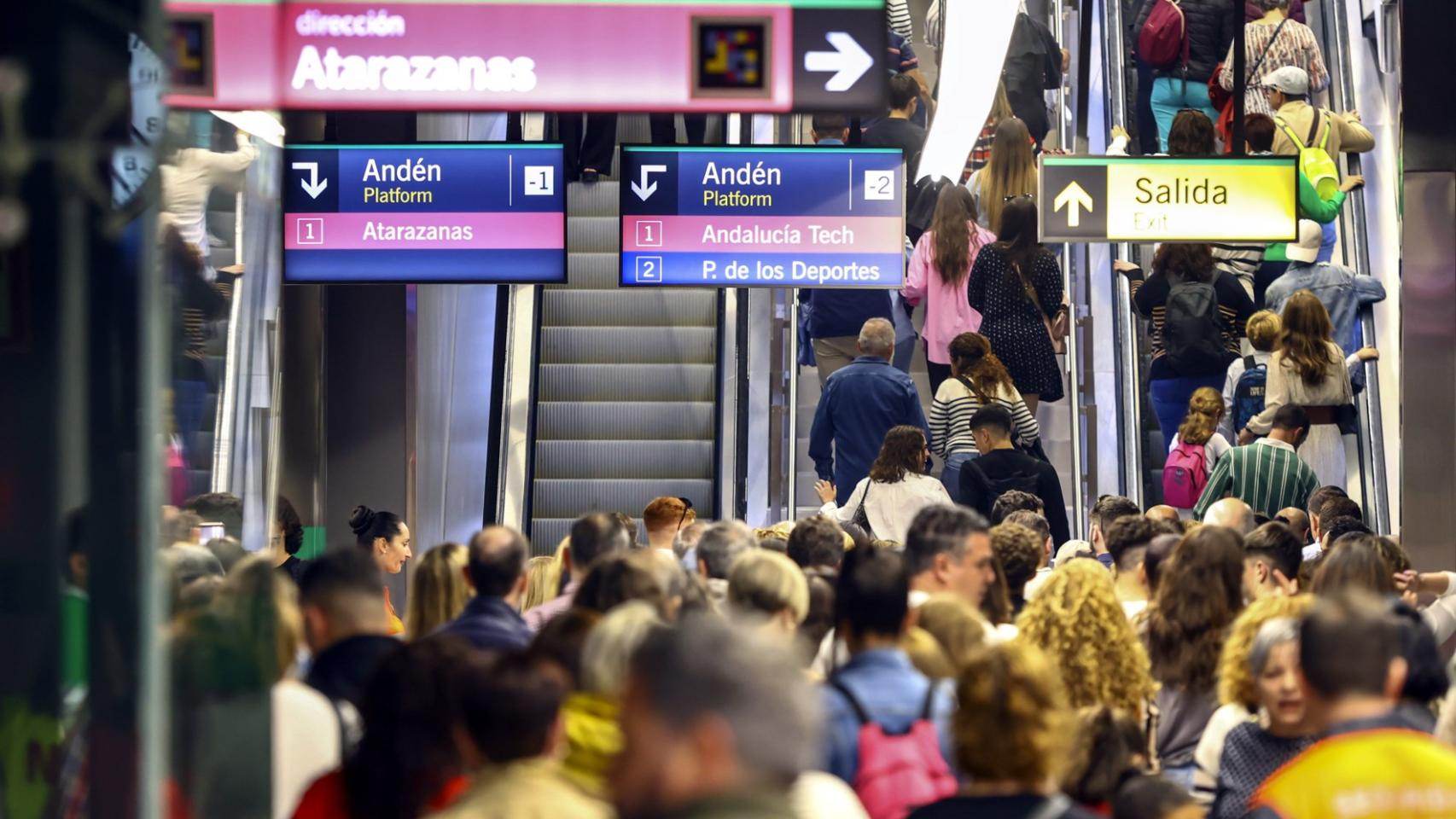Imagen del interior de una de las estaciones del Metro de Málaga durante la pasada Semana Santa.