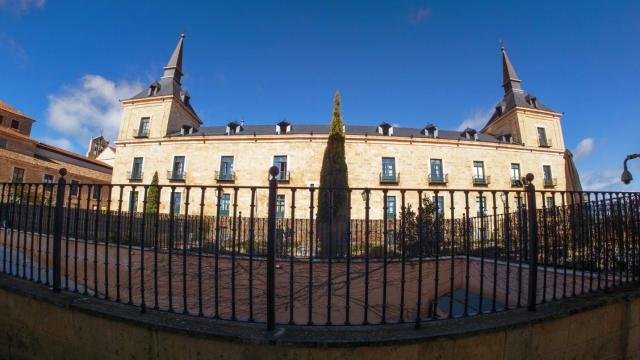 Este es el Parador de España con más historia: pasó la noche Napoleón y hubo una boda real