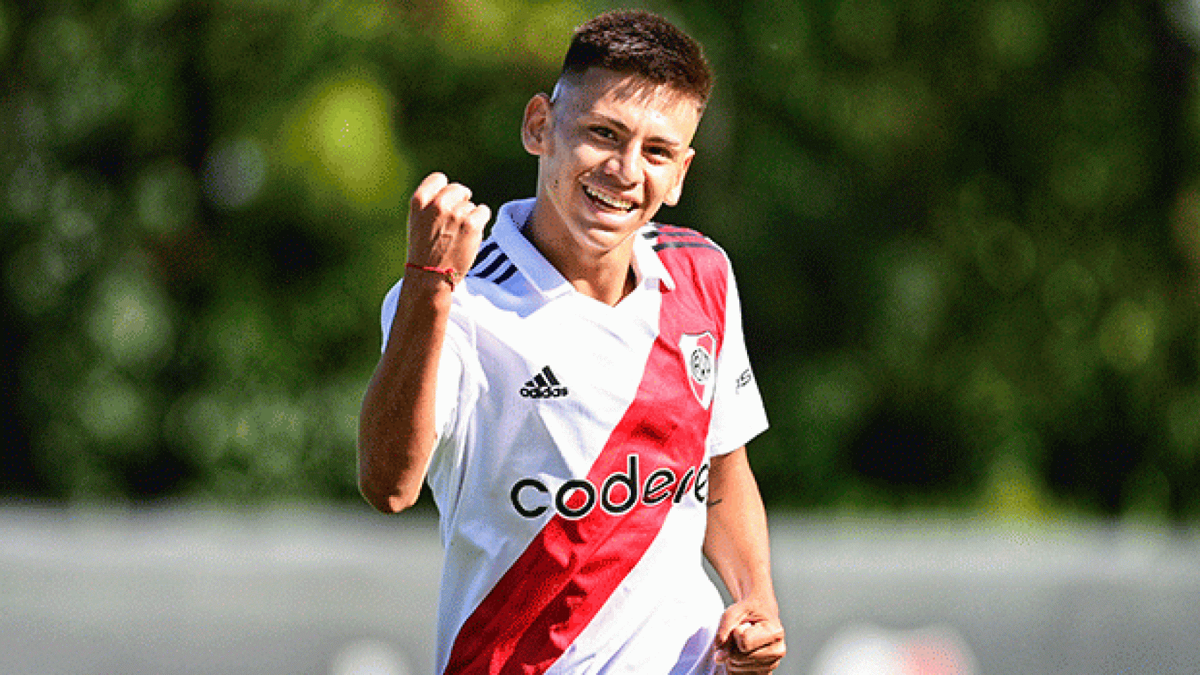 Claudio Echeverri, con las inferiores de River Plate