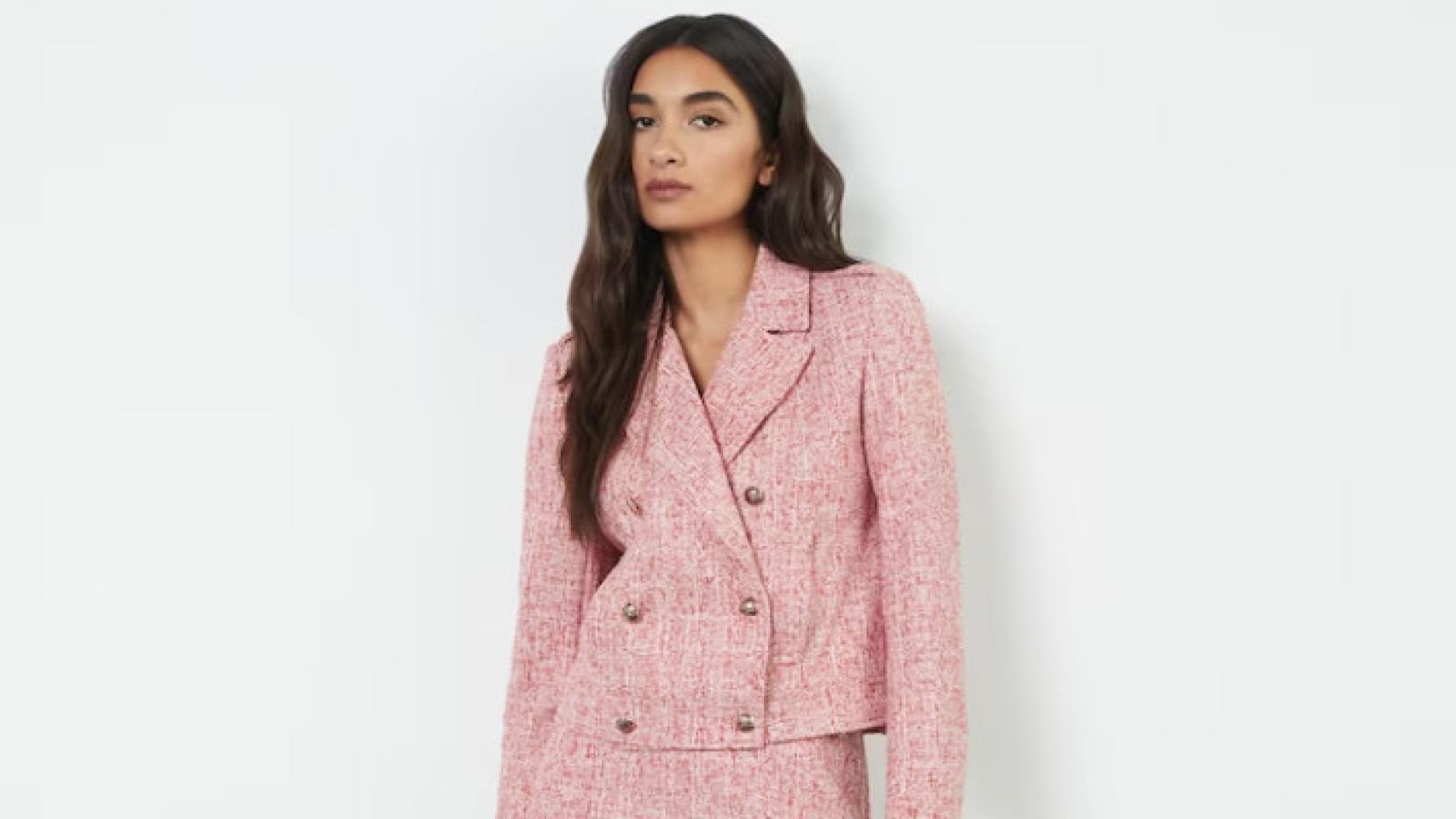 Tweed rosa y blanco esta primavera: el clásico se reinventa