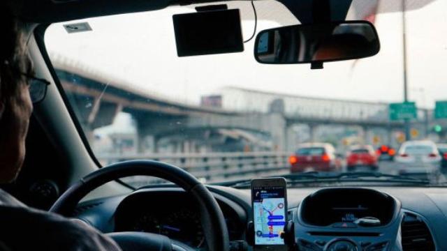 Según Ángel, las licencias de VTC pueden ir de los 100.000 a 120.000 euros.