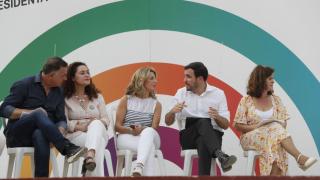 El portavoz de Podemos, Juan Antonio Delgado, la portavoz de Por Andalucía, Inma Nieto, y la líder de Sumar, Yolanda Díaz, en un acto de campaña del 19 de junio.
