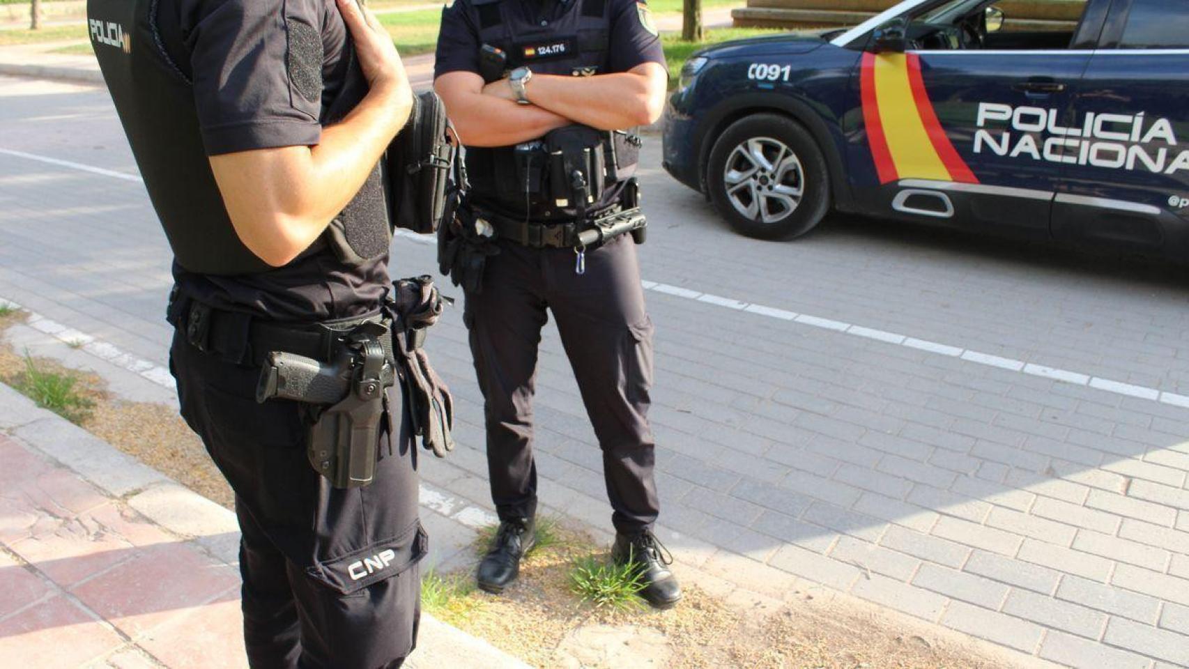 Dos agentes de la Policía Nacional en una imagen de archivo.