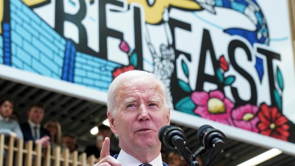 El presidente de los Estados Unidos, Joe Biden, visita Irlanda del Norte.