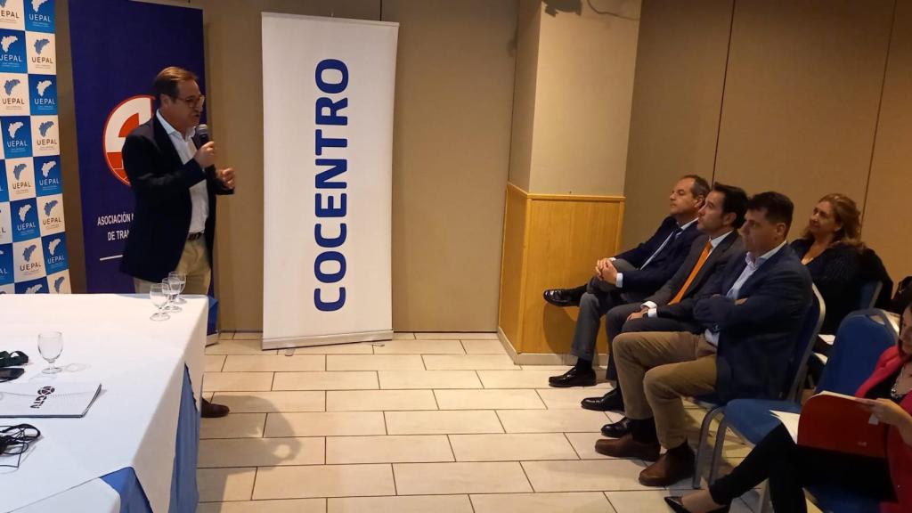La Fundación Nos Movemos forma como conductores de autobús a personas en riesgo de exclusión social