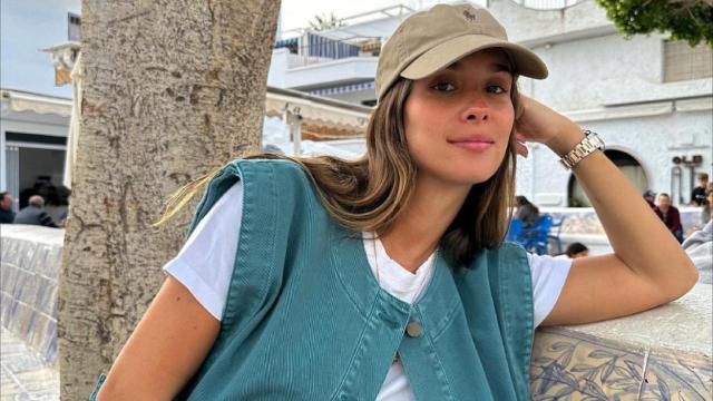 María Pombo con un chaleco de Himba Collection.