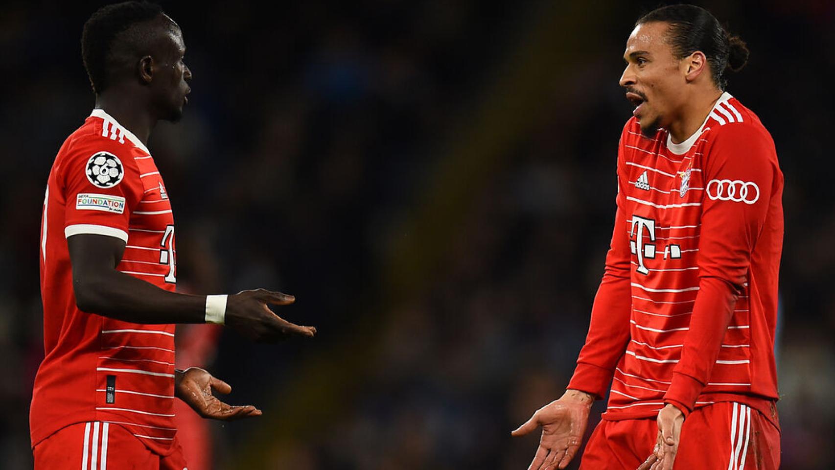 Sadio Mané y Leroy Sané, discutiendo durante ante el City