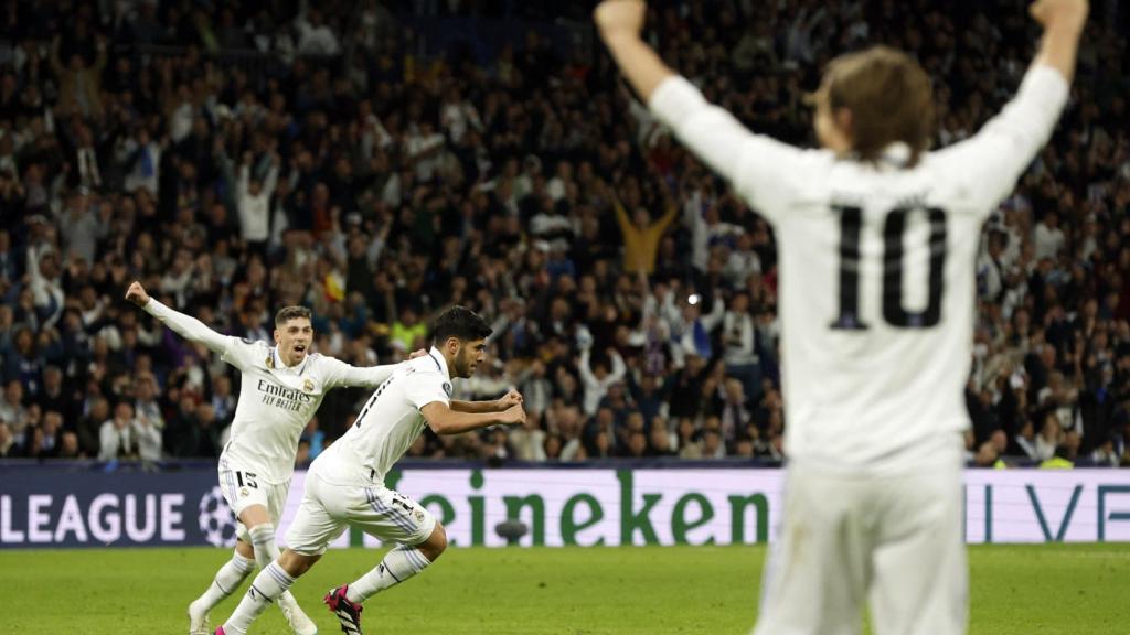 Marco Asensio sale corriendo tras anotar el segundo tanto del conjunto blanco.