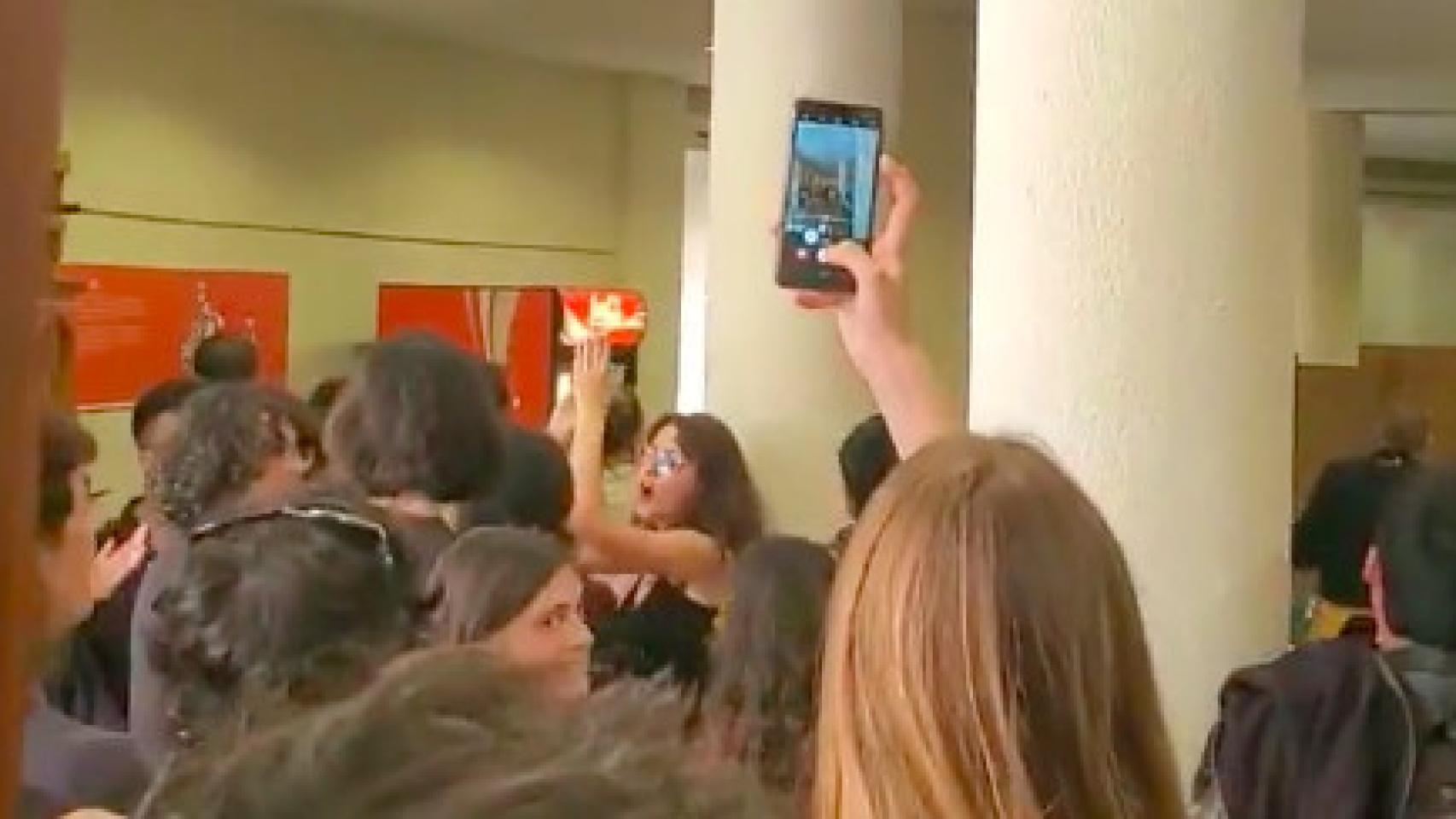 Imagen del escrache que protagonizaron los alumnos hace un mes.