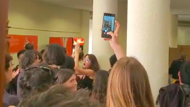 Imagen del escrache que protagonizaron los alumnos hace un mes.