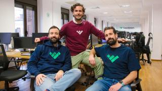 De izquierda a derecha, Joaquín Fernández, Álvaro Falcones y Enrique García, los tres cofundadores de Taxdown.