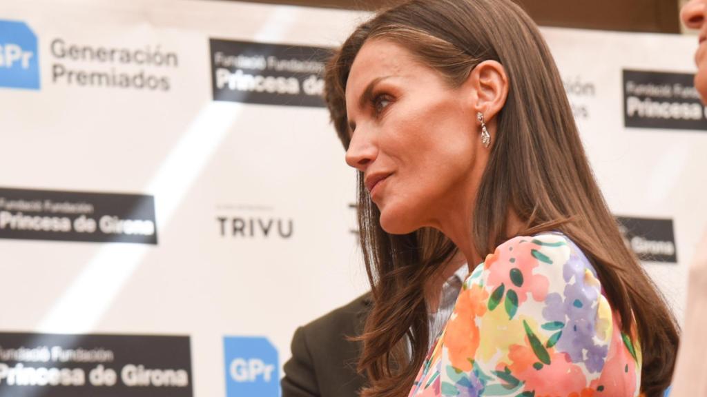 Los pendientes que ha lucido Letizia este jueves en la ciudad andaluza.