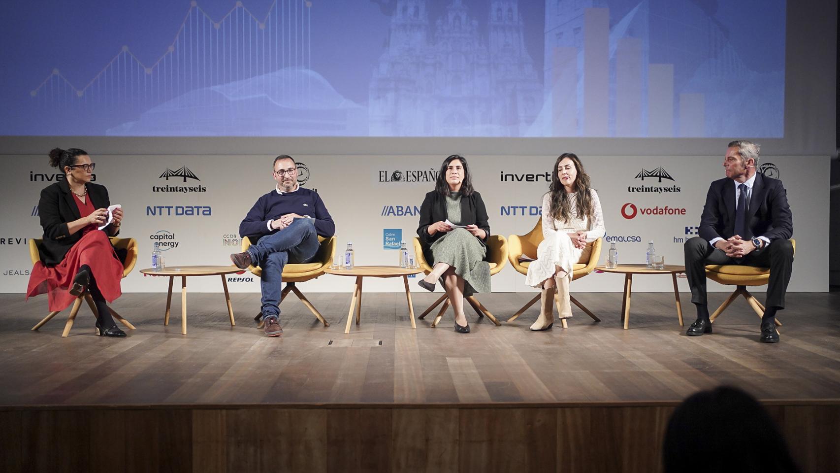 Imagen de la mesa redonda 'Responsabilidad social corporativa y Agenda 2030', en la segunda jornada del II Foro Económico Español en Galicia 'La Galicia que viene'.