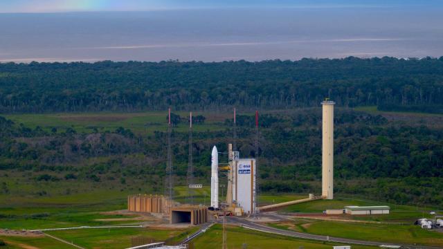 El cohete Ariane 5 con la sonda Juice en su interior