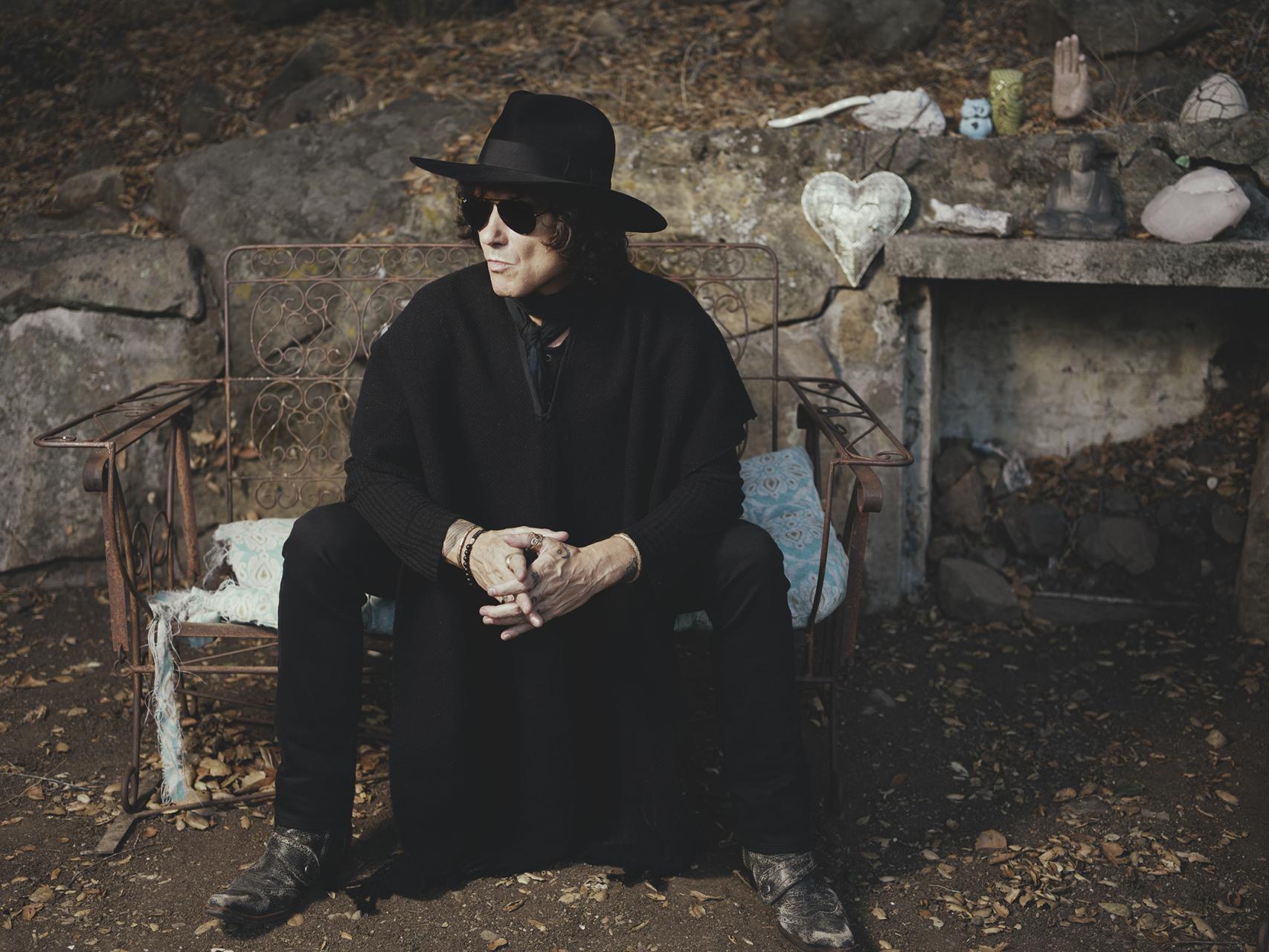 Bunbury prepara nuevo disco en solitario y admite que es poco probable que regrese el grupo Héroes del Silencio.