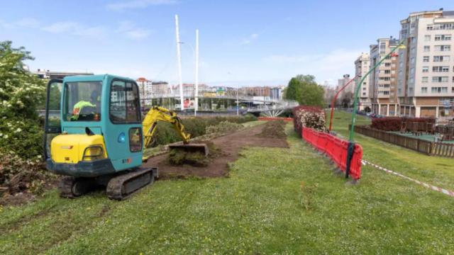 Trabajos de creación de una pantalla verde entre Alfonso Molina y Matogrande.