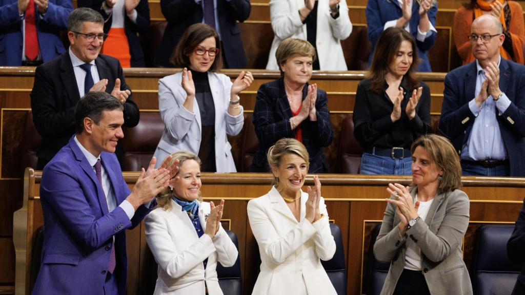 Pedro Sánchez junto a Nadia Calviño, Yolanda Díaz y Teresa Ribera.