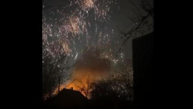 Cohetes cayendo sobre Bakhmut.