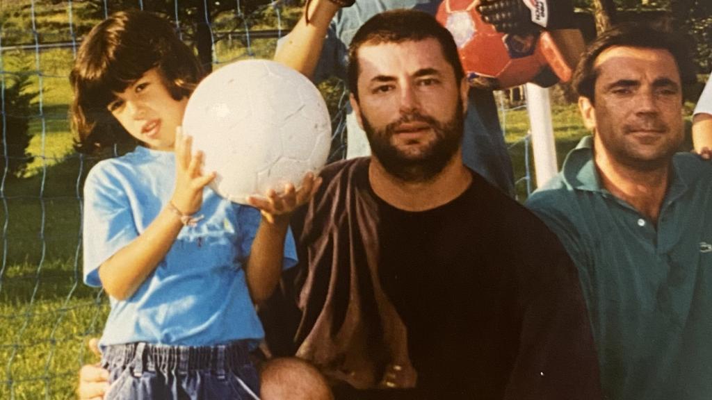 Fotografía de Carlota Planas durante su infancia en Oporto.