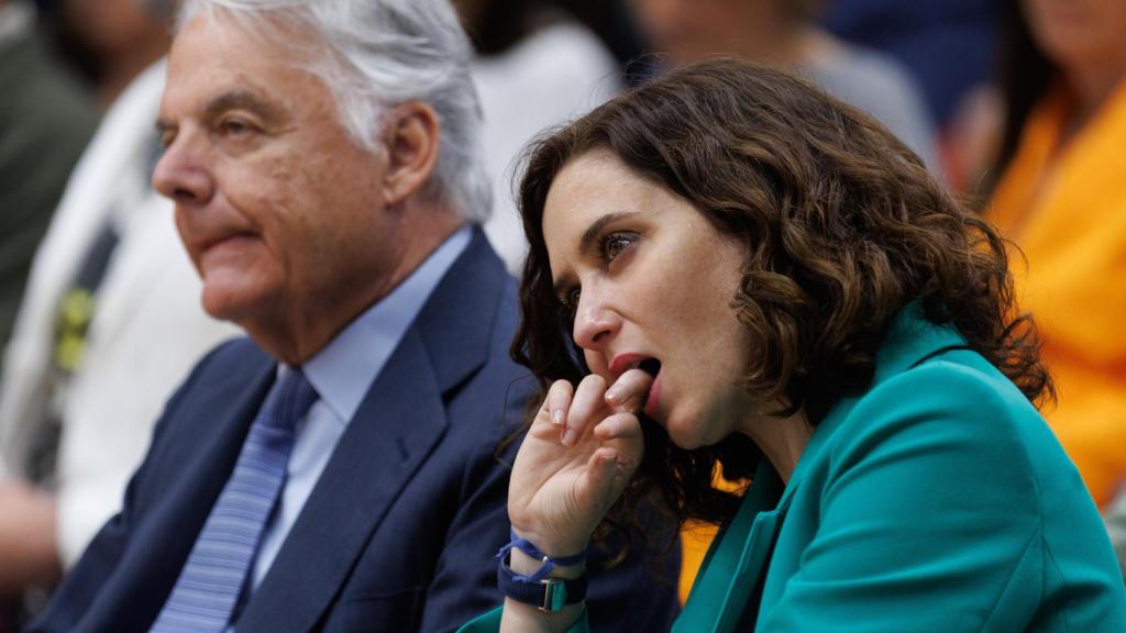 El presidente de Mutua Madrileña, Ignacio Garralda, junto a la presidenta de la Comunidad de Madrid, Isabel Díaz Ayuso.