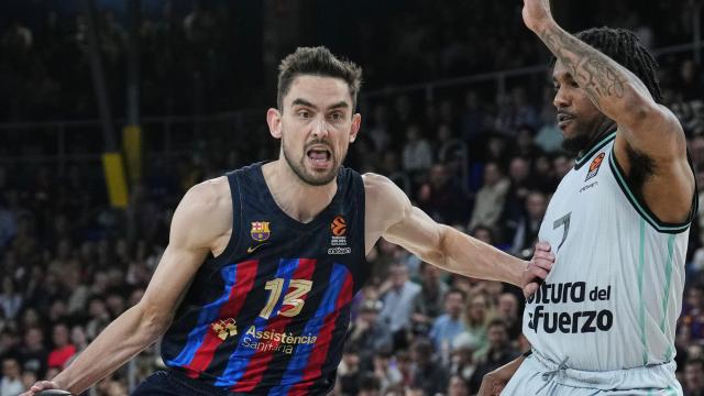 Satoransky ante Jones.
