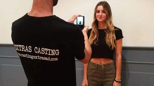 Una aspirante en una prueba de casting de la empresa que va a estar en Santa Pola.