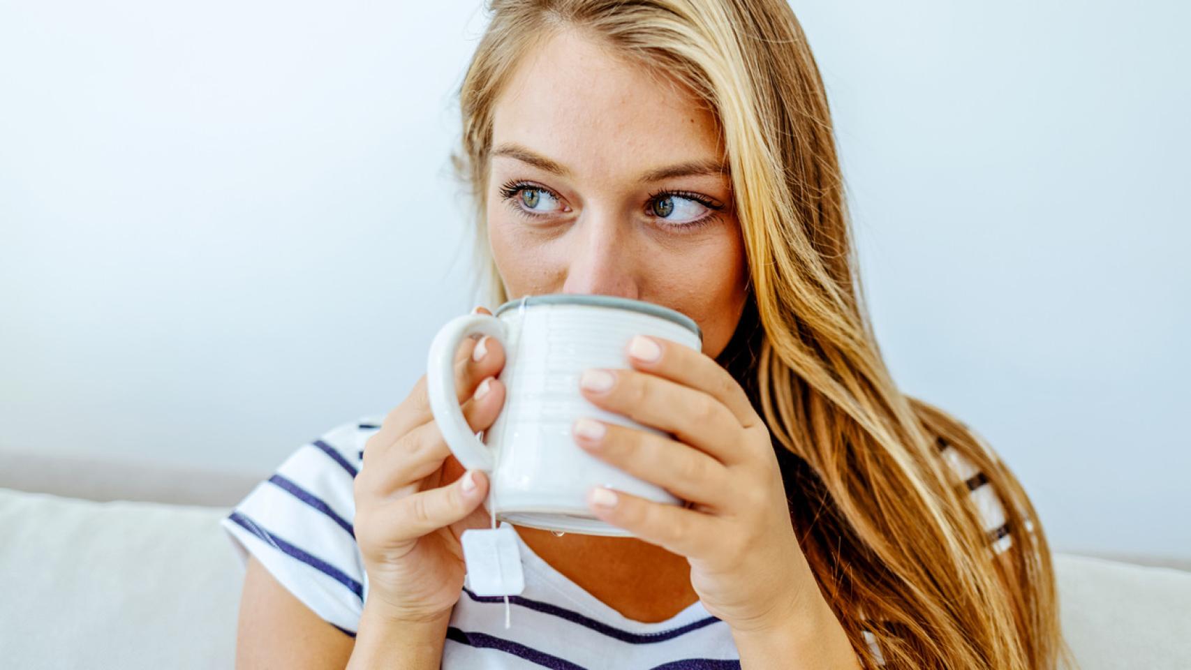 La infusión con propiedades adelgazantes que sí funciona